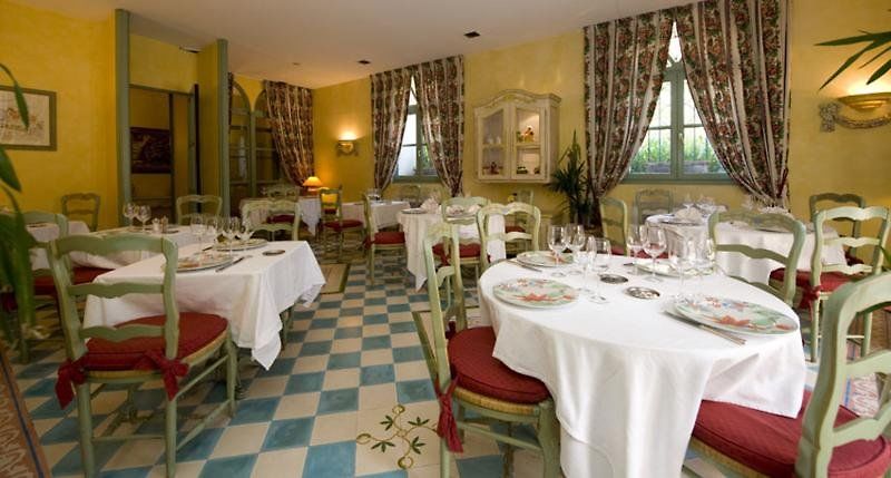 Hotel And Restaurant L Arena Fréjus 外观 照片